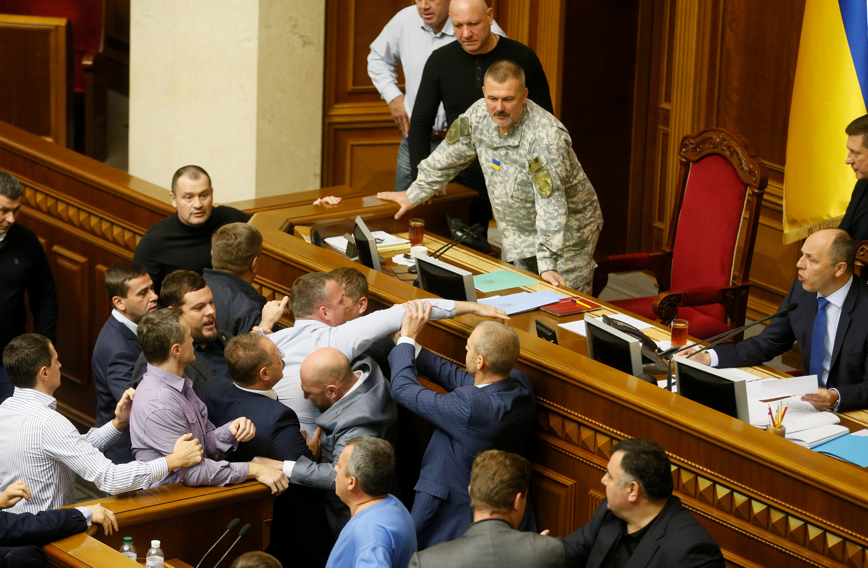 مشاجرات بالبرلمان الأوكرانى (3)