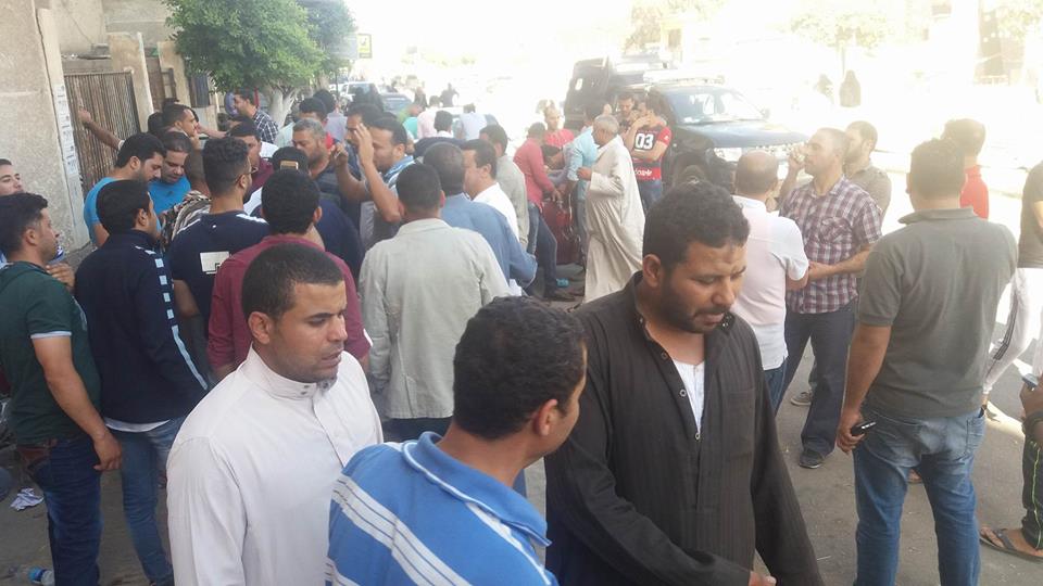 1- الوقفة الإحتجاجية أمام مركز شرطة كفر الشيخ