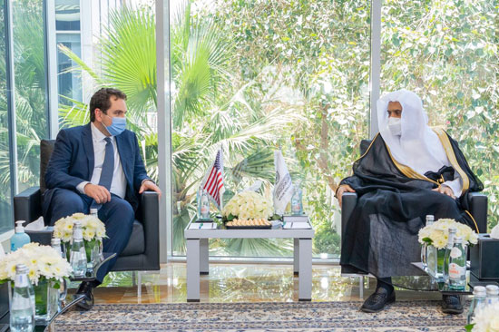 د. العيسى يلتقي نائب مساعد وزير الخارجية الأمريكي لشؤون شبه الجزيرة العربية (3)