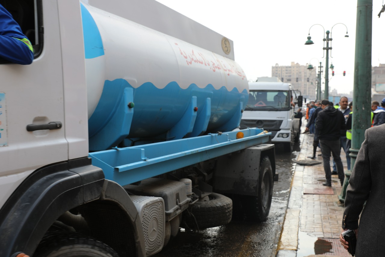 أعمال شفط مياه الأمطار بالإسكندرية (17)