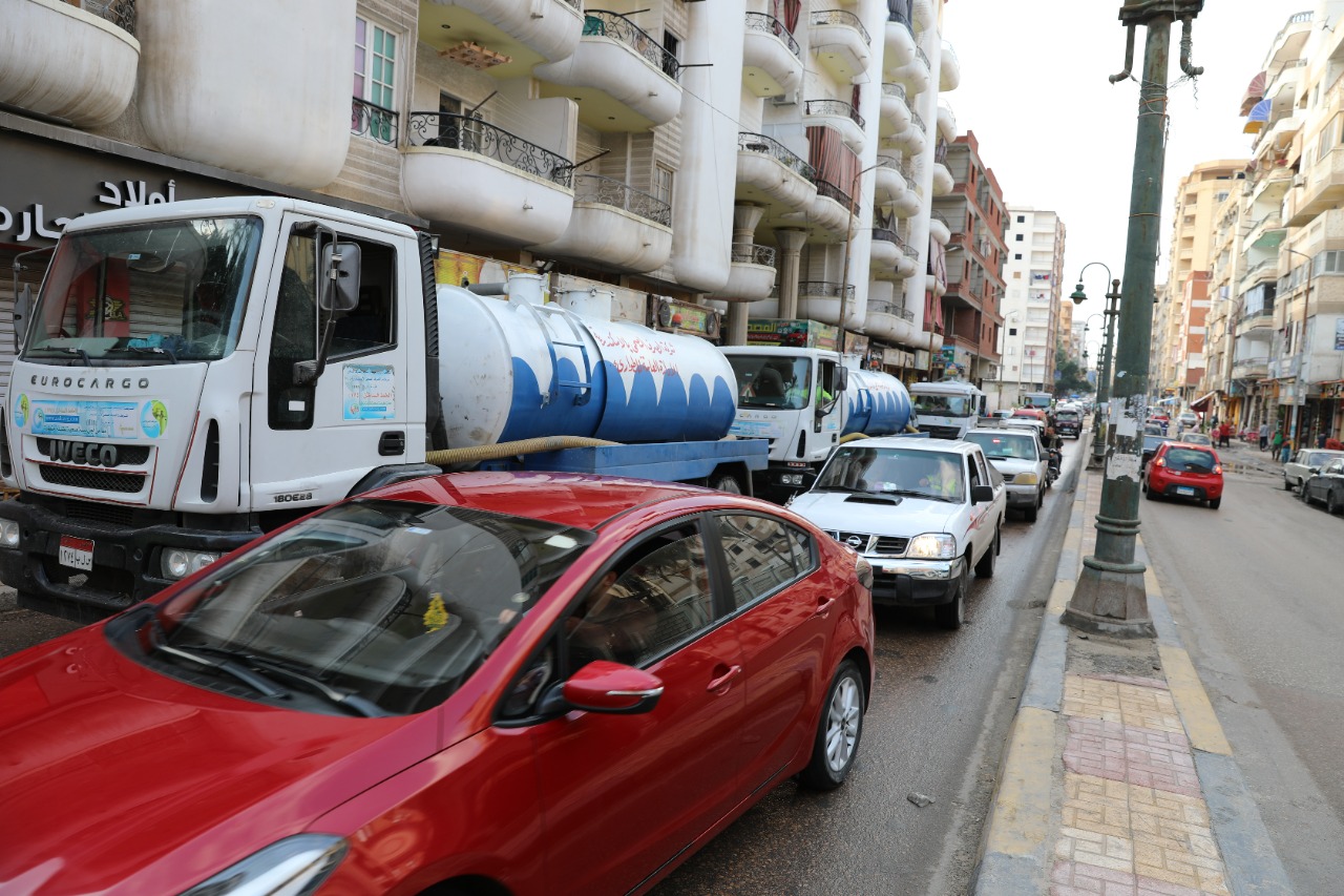 أعمال شفط مياه الأمطار بالإسكندرية (37)