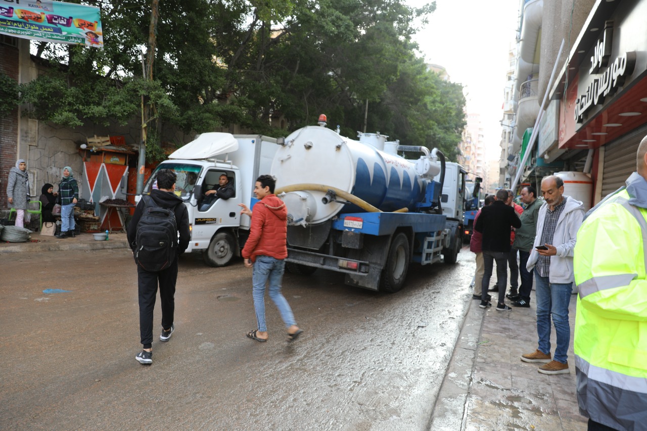 أعمال شفط مياه الأمطار بالإسكندرية (34)