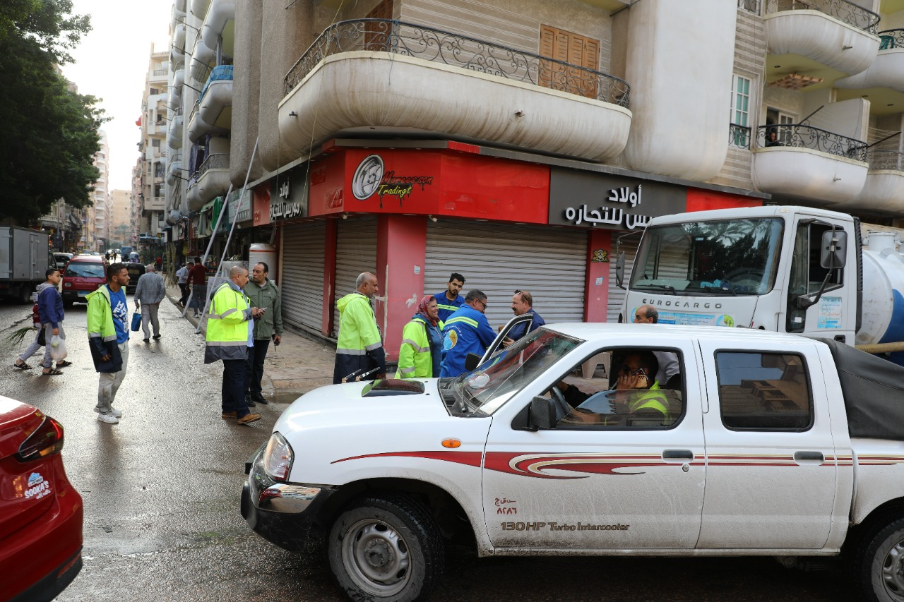 أعمال شفط مياه الأمطار بالإسكندرية (1)