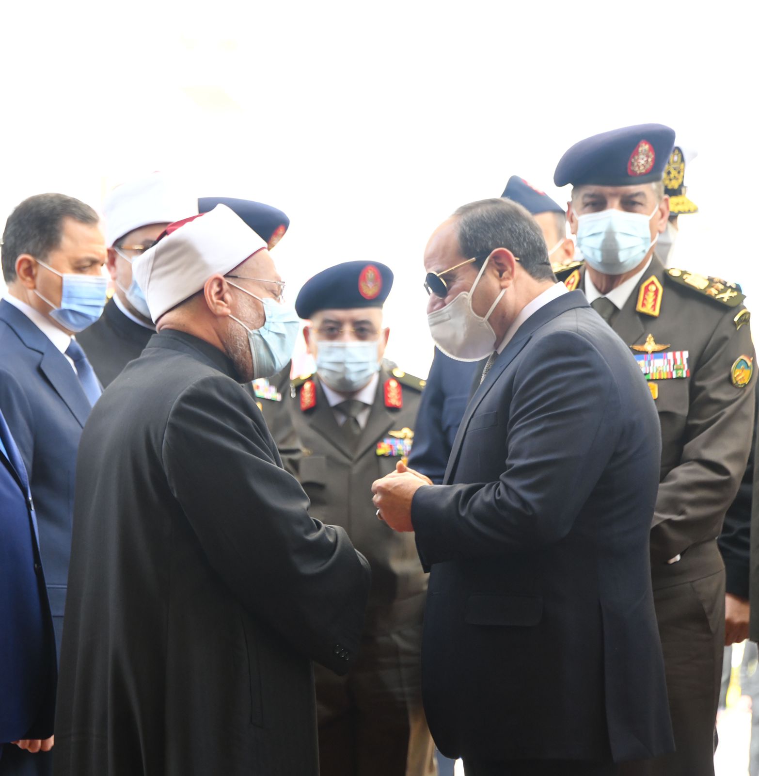 الرئيس السيسى يؤدى صلاة الجمعة بمسجد المشير طنطاوى (1)