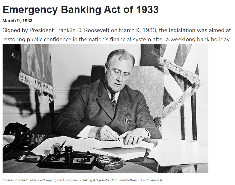 368529-صورة-لتوقيع-قانون-الطوارئ-المصرفية-من-جانب-الرئيس-الامريكي-فرانكلين-روزفلت