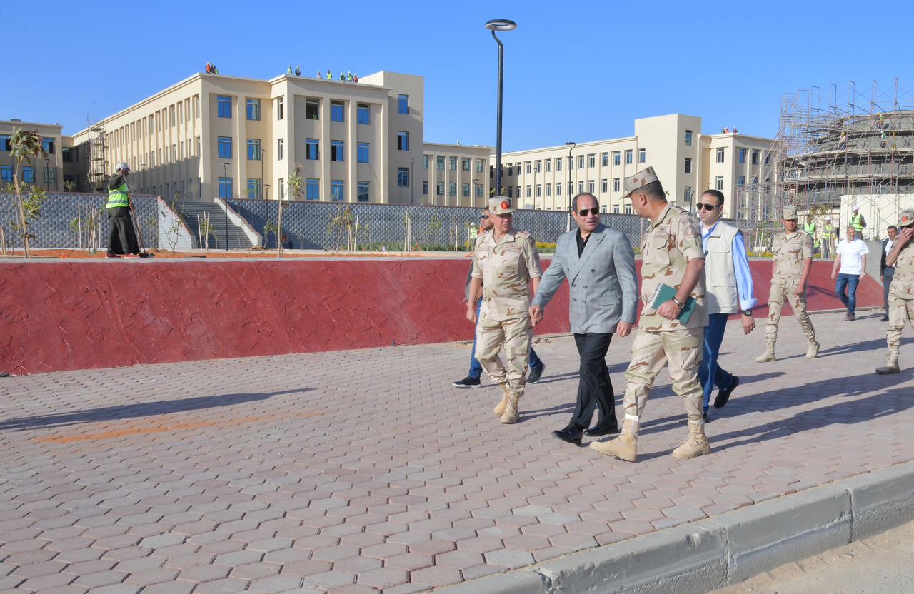 الرئيس السيسى يتفقد الأكاديمية العسكرية بالعاصمة الإدارية