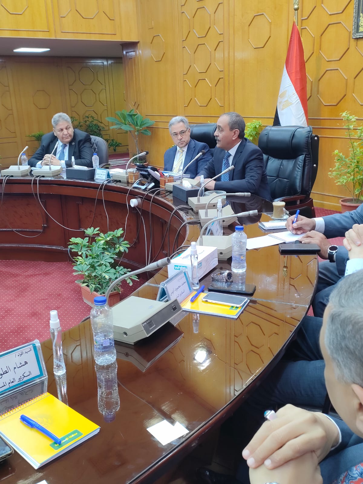 وفد لجنة الإدارة المحلية بمجلس النواب برئاسة النائب أحمد السجيني يلتقى محافظ الإسماعيلية  (2)