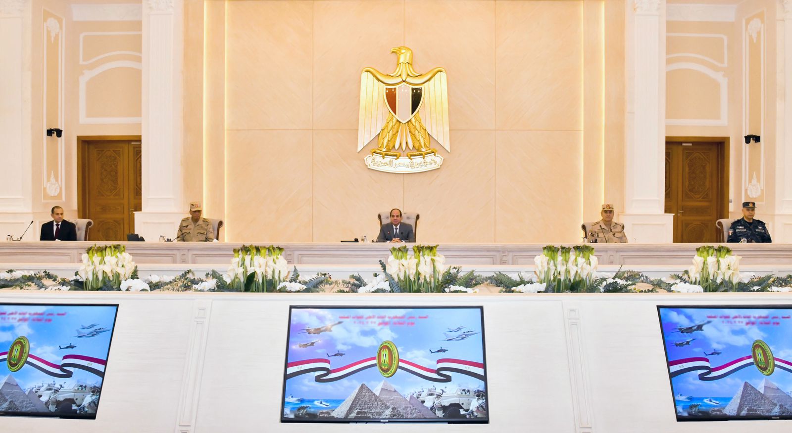 الرئيس عبد الفتاح السيسى خلال الاجتماع  (2)