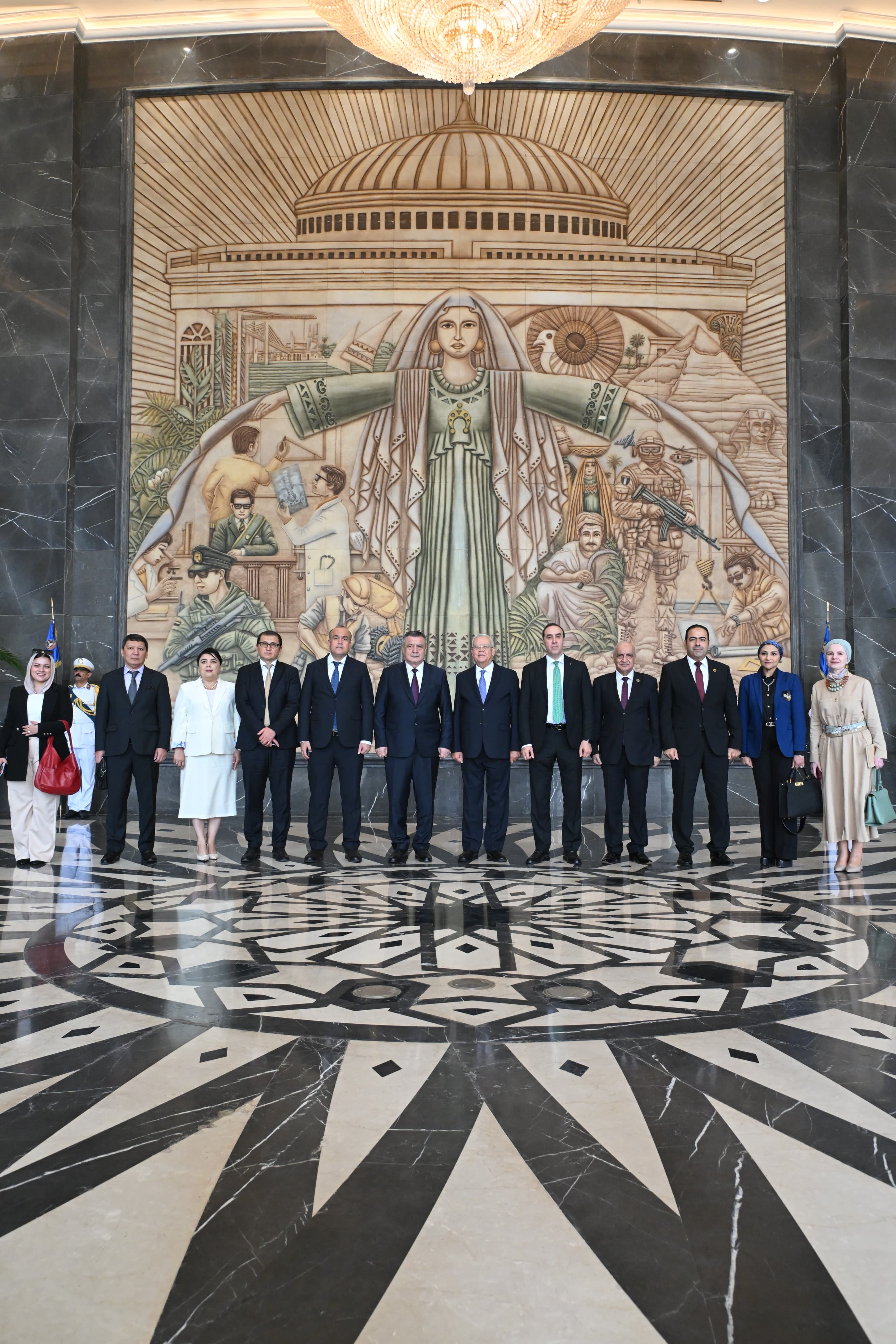 رئيس مجلس النواب يستقبل رئيس المجلس التشريعى لأوزبكستان (4)