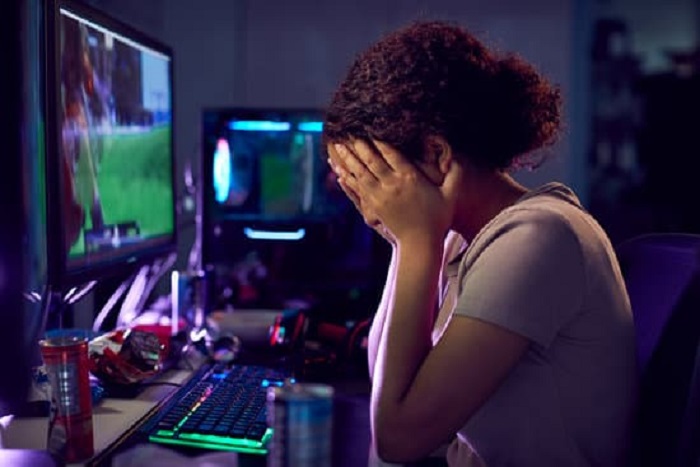 89526-مراحل-ابتزاز-الفتيات-1-1 89526-مراحل-ابتزاز-الفتيات-1-1