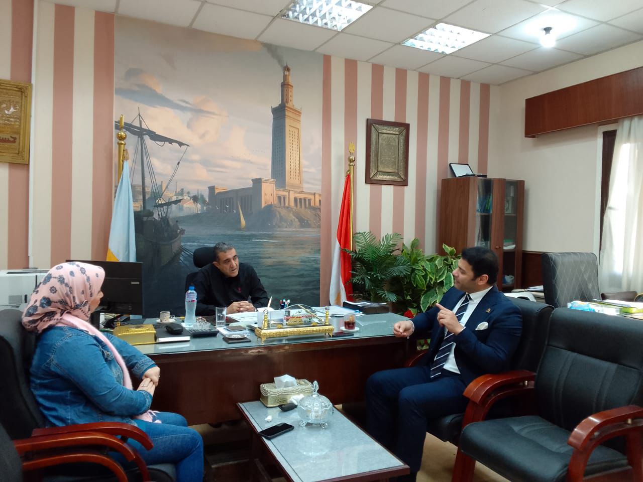 نائب بالجبهة الوطنية يتدخل لحل أزمة مديونيات مساكن الإيواء فى بن زولاق بالإسكندرية (5)