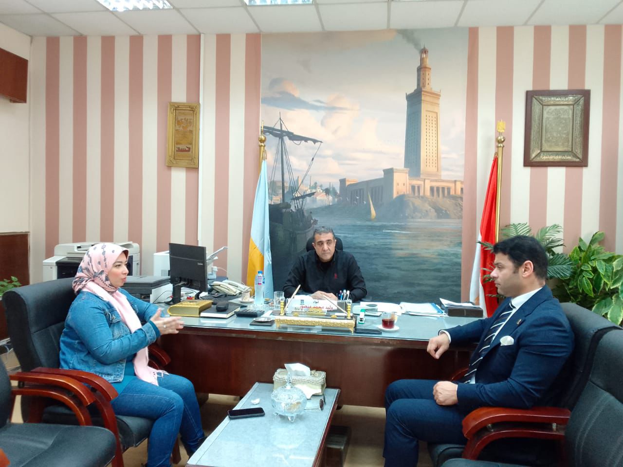 نائب بالجبهة الوطنية يتدخل لحل أزمة مديونيات مساكن الإيواء فى بن زولاق بالإسكندرية (2)