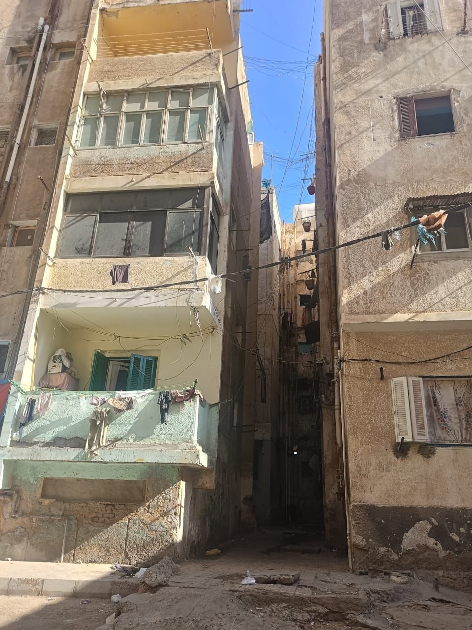 نائب بالجبهة الوطنية يتدخل لحل أزمة مديونيات مساكن الإيواء فى بن زولاق بالإسكندرية (4)