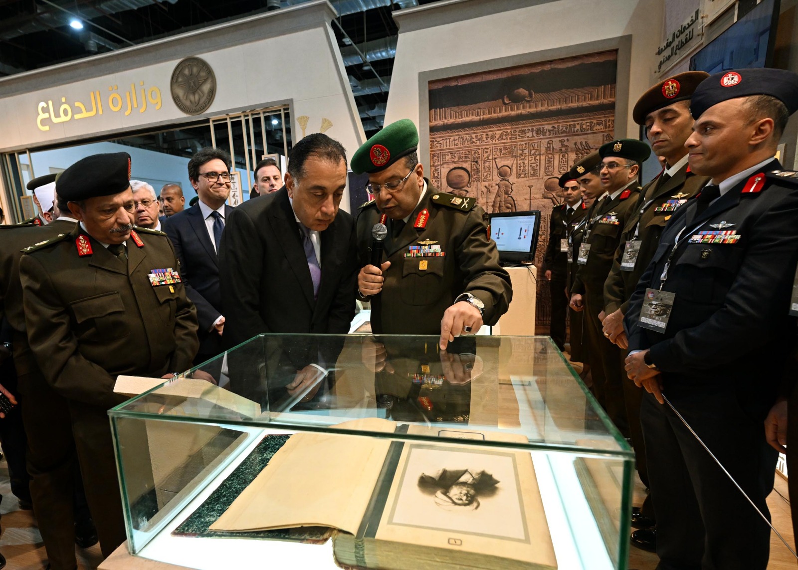 a803c9e5-baef-42cd-8cac-911dec542560