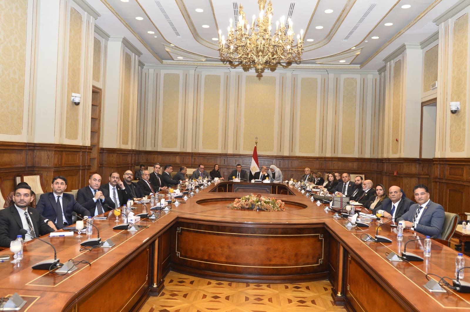 النائب عمرو رشاد خلال الاجتماع (3)