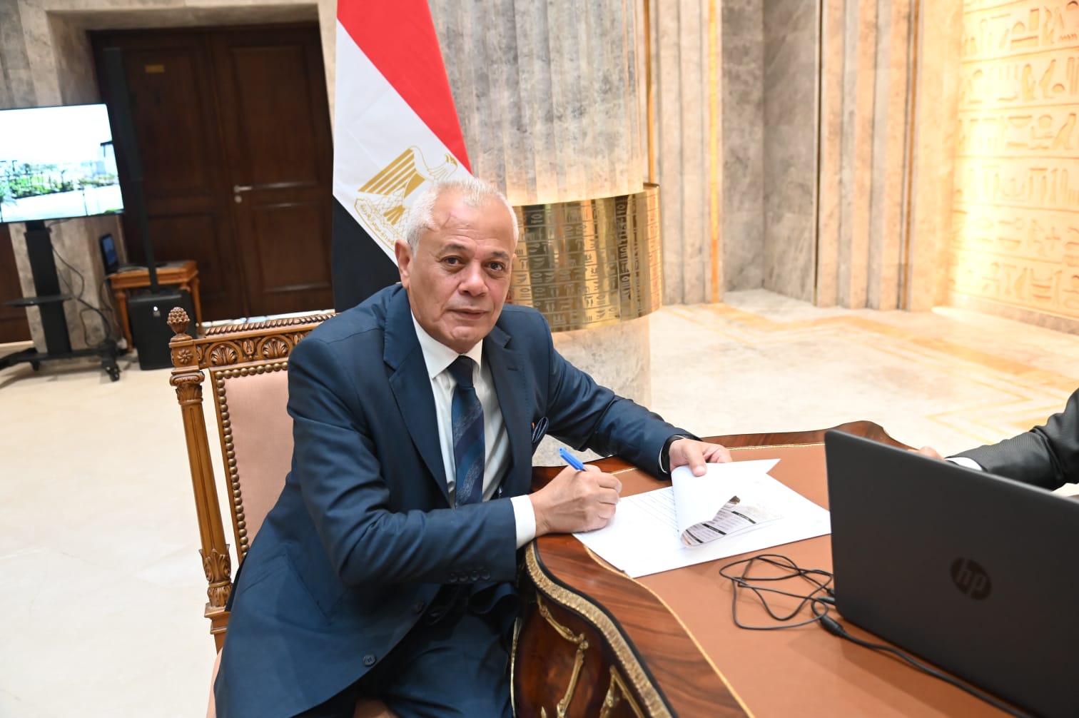 74aa37f5-4f62-48b3-aac4-5dfd5cbb1549