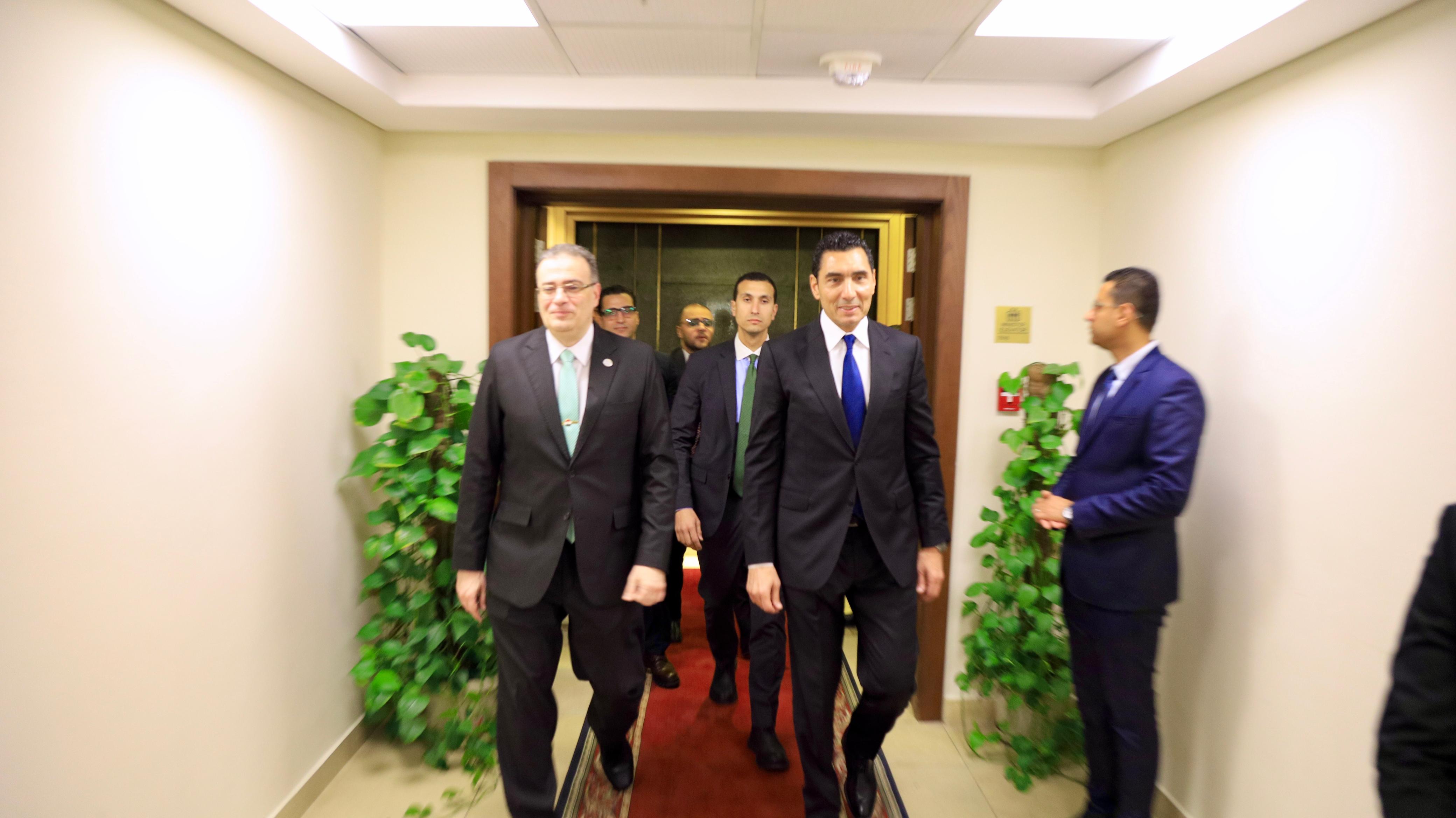 27f2c349-8d86-4394-8ef2-c399e7c92fb6