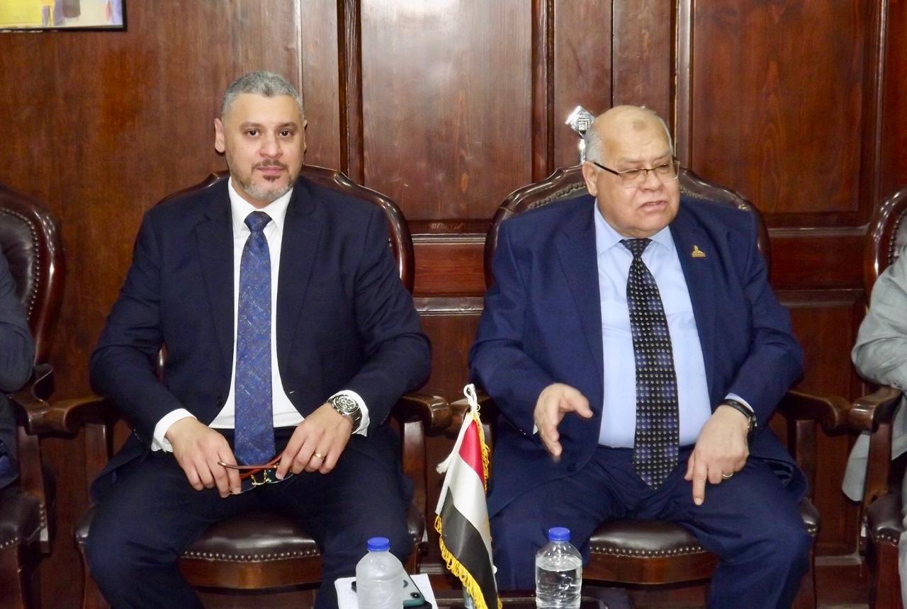  ندوة حزب مصر القومي لمناقشة مشروعات قانون الأحوال الشخصية الجديدة (4)