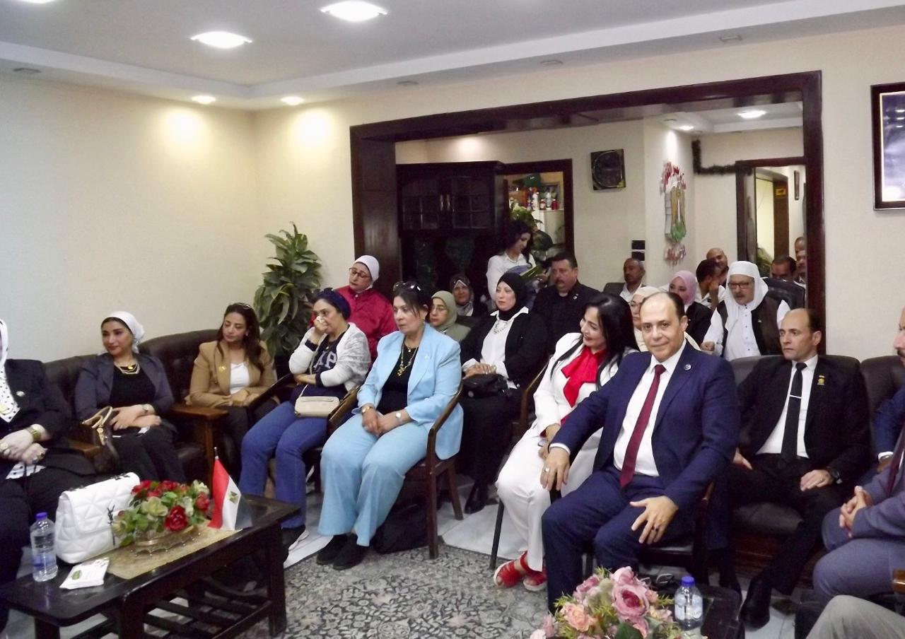  ندوة حزب مصر القومي لمناقشة مشروعات قانون الأحوال الشخصية الجديدة (12)