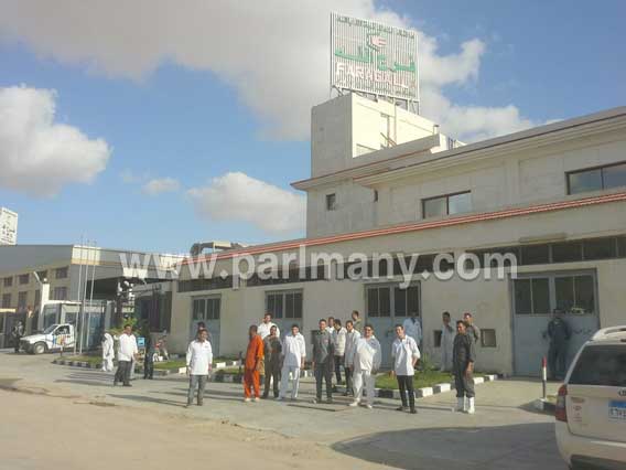 فرج عامر مصانعى فى كارثة (3)