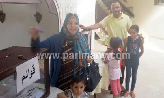 إقبال المصريين بـعمان على السفارة للتصويت فى انتخابات البرلمان (5)