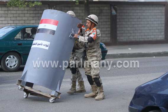 القوات المسلحة تتسلم مقار الانتخابات (12)