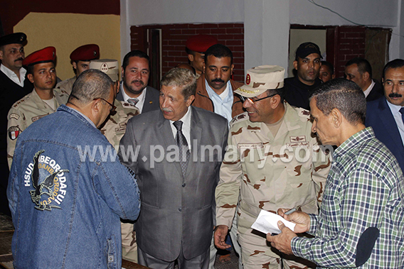 قائد الجيش الثاني الميداني  يتفقد  لجان الاسماعيلية  -  تصوير  محمد عوض  (4)