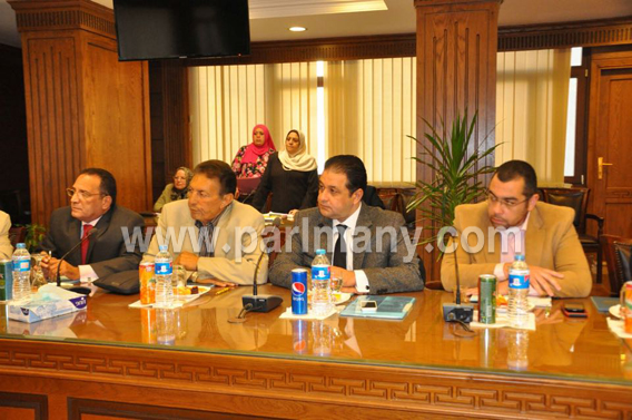 محافظ الجيزة يجتمع بأعضاء مجلس النواب عن المحافظة (4)