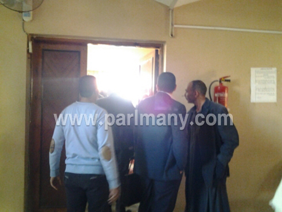 تجمع أنصار المرشحين الخاسرين بمحكمة الزقازيق  (7)