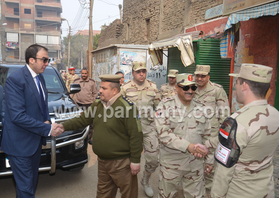 أشاد المستشار محمد سليم، محافظ بنى سويف، بالجهود الكبيرة التى تبذلها القوات المسلحة والشرطة فى تأمين انتخابات جولة الإعادة بدائرتى بنى سويف والواسطى (3)