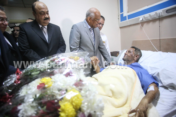 زيارة على عبد العال لمستشفى الشرطة (3)