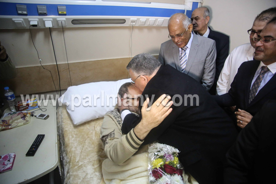 زيارة على عبد العال لمستشفى الشرطة (12)