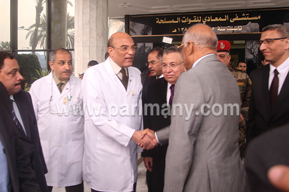 الوفد البرلمانى أثناء زيارة مستشفى المعادى (2)