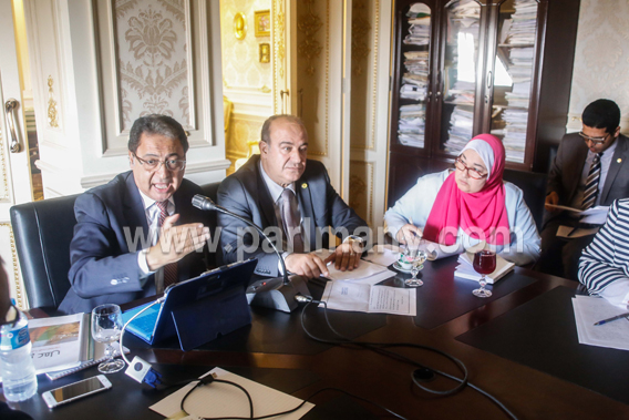 اجتماع لجنة الصحة بحضور وزير الصحة  حازم عبد الصمد  30-5-2016 (7)