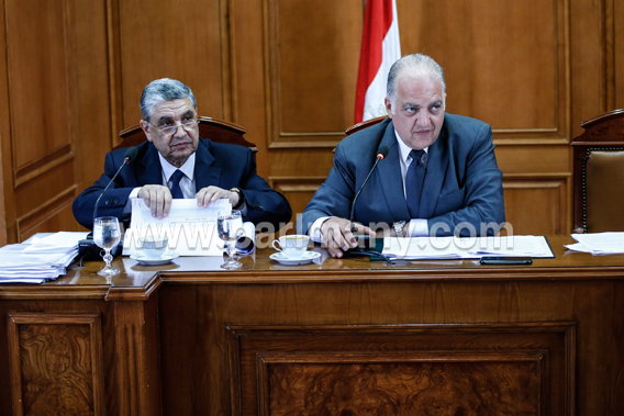 اجتماع لجنة الطاقة بحضور وزير الكهرباء  حازم عبد الصمد  16-8-2016 (9)