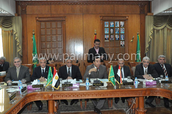 أحمد ذكى بدر وزير التنمية المحلية ومجلس جامعة المنوفية (3)