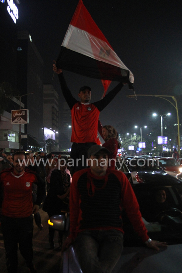 الجماهير تحتفل بفوز منتخب مصر فى شوارع القاهرة والجيزة (26)