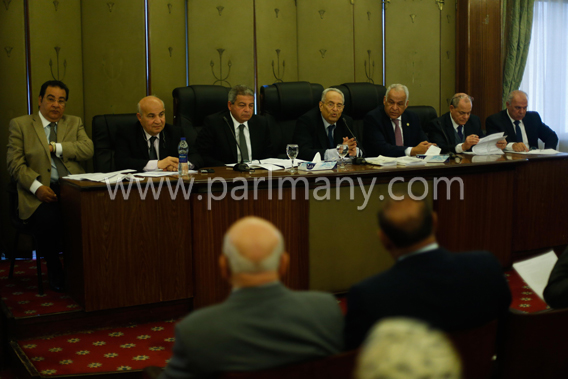 اجتماع-اللجنة-التشريعية-بحضور-خالد-عبد-العزيز--حازم-عبد-الصمد--13-2-2017-(1)