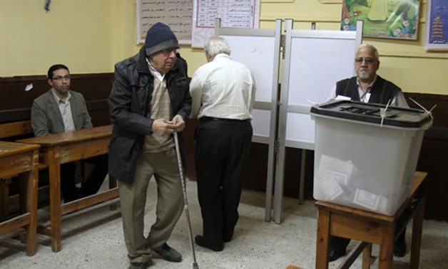 توجيه الناخبين وأخطاء داخل اللجان فى التقرير الأول للمنظمة المصرية لحقوق الإنسان