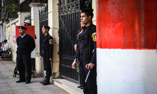 "ماعت": قوات الأمن تلقى القبض على مندوب أحد المرشحين بعد توجيهه لناخبين بمدينة السلام