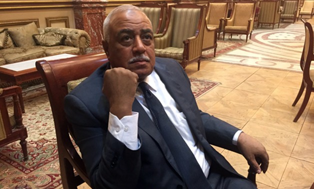 حمدى عبد الوهاب نائب حلوان والمعصرة يلتقى رئيس الحى لبحث مشاكل أهالى الدائرة
