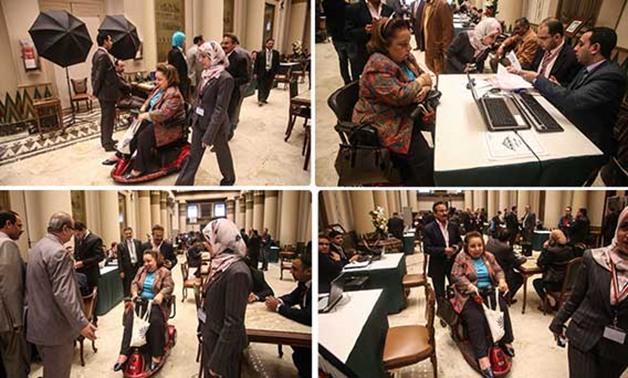 بالصور.. وصول هبة هجرس ممثلة ذوى الاحتياجات الخاصة لمجلس النواب بـ"الاسكوتر" 