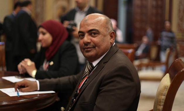 النائب حاتم عبد الحميد عن أزمة المحاليل الطبية: "الحكومة مستخبية وراء النواب"
