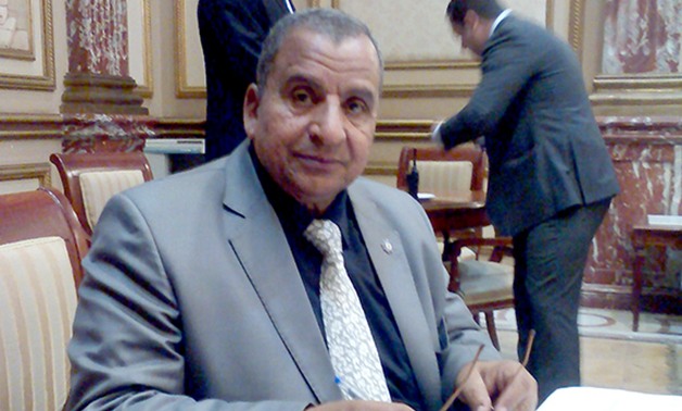 وصول نائب السويس عبد الحميد كمال إلى مجلس النواب لتسجيل البيانات واستخراج الكارنيه