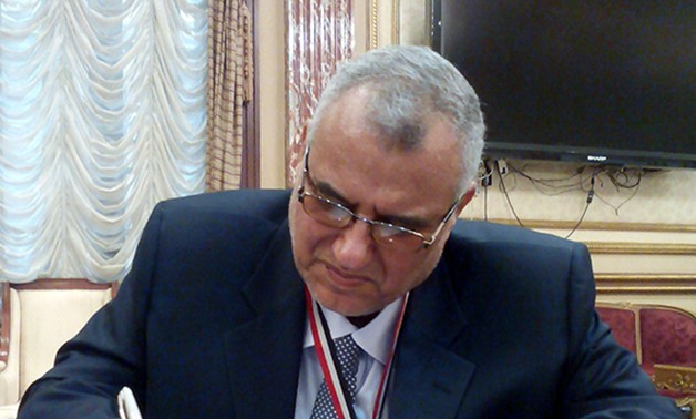 وصول النائب عبد اللطيف عثمان إلى مجلس النواب لتسجيل البيانات واستخراج الكارنيه