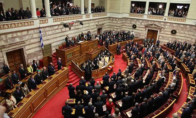 أهم القرارات الخارجية.. البرلمان اليونانى يقر إصلاحات للخروج من الأزمة المالية