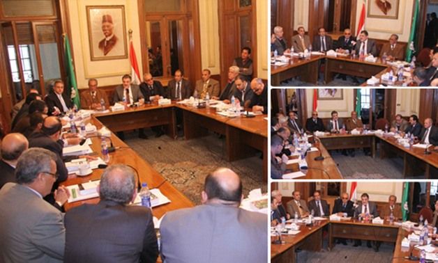ننشر أول صور من داخل اجتماع "الوفد" لبحث اقتراح الانضمام لـ"دعم مصر"