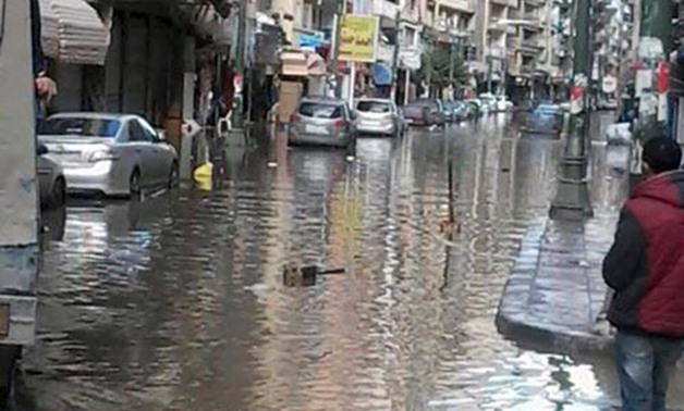 غرق شارع نوح البحرى بمغاغة فى المنيا بمياه الصرف الصحى