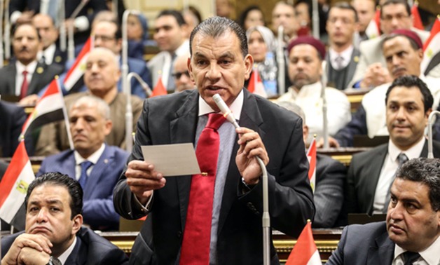 حاتم باشات: موقف الرئيس من "الخدمة المدنية" محترم.. ونحتاج قانونًا يكسر الروتين 