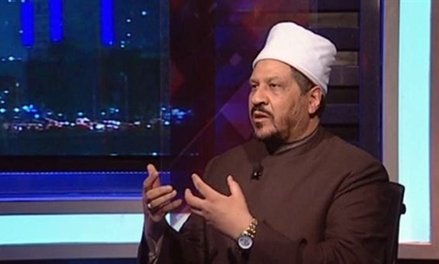 مستشار المفتى يطالب بتقليل استخدام الـ"فيس بوك" فى رمضان: الروحانيات أهم 